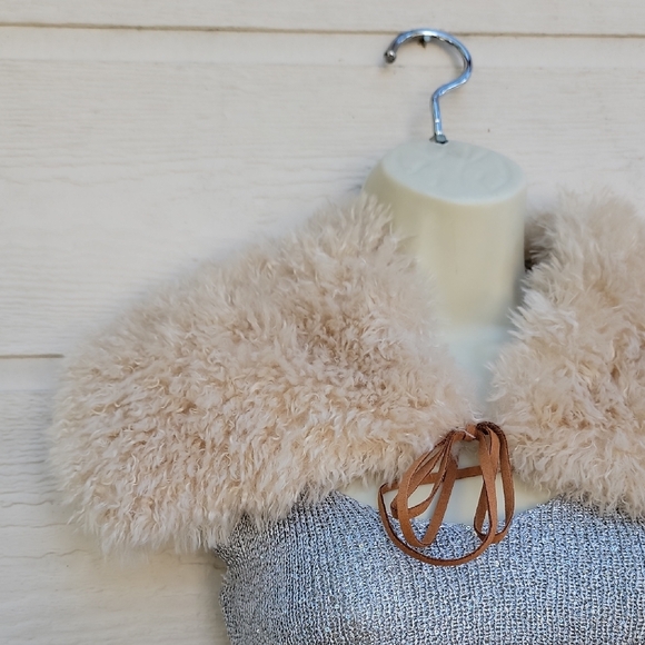 By Anthropologie Faux Fur Collar - Picture 4 of 9